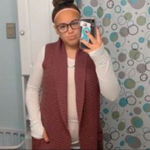 Meet your Posher, Olivia